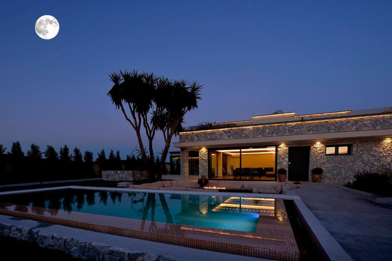 Villa Flamingo - 4 Bedrooms - Private Pool - Next To Renowned Issos Beach & Lake Korission Línia Exterior foto