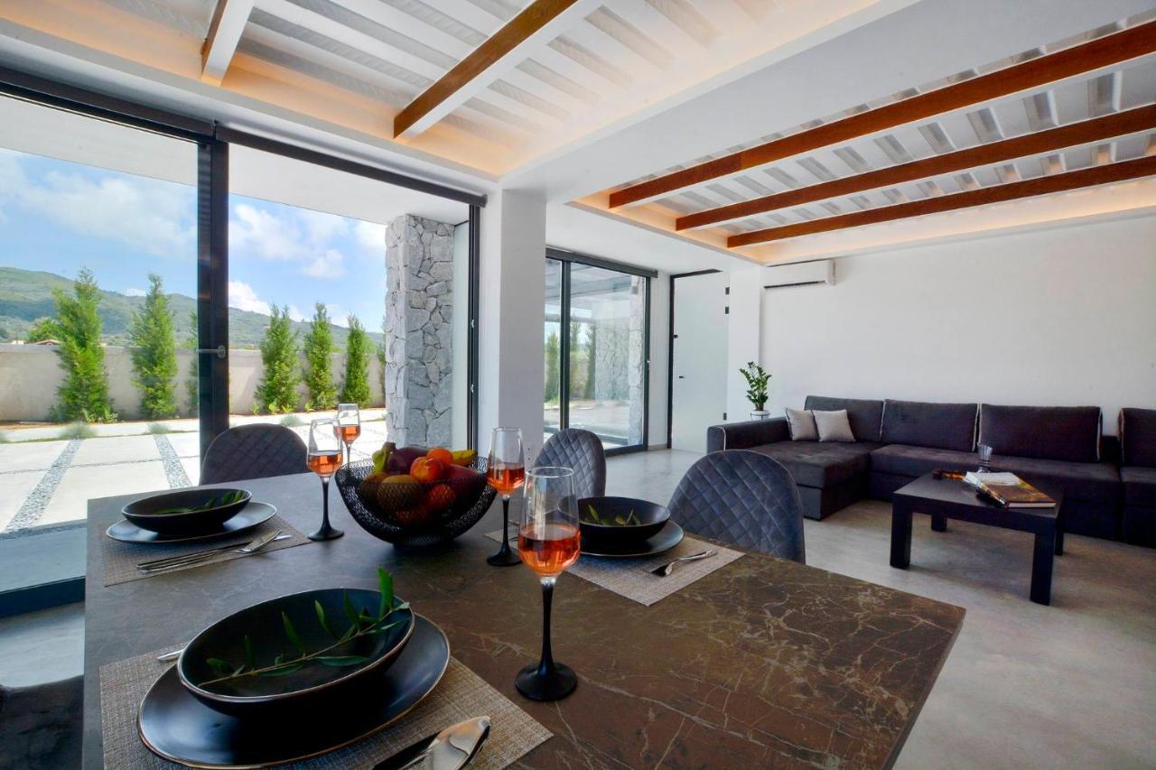 Villa Flamingo - 4 Bedrooms - Private Pool - Next To Renowned Issos Beach & Lake Korission Línia Exterior foto