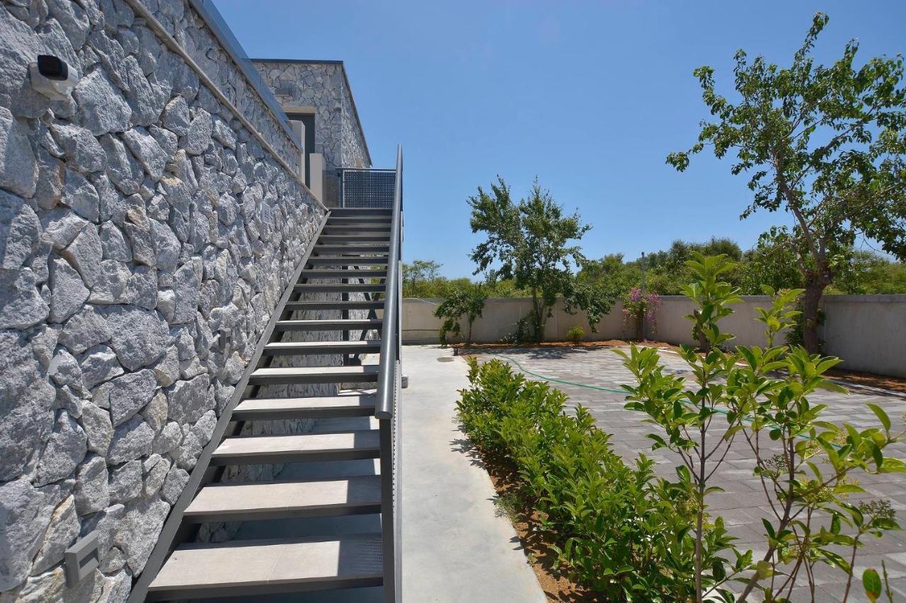 Villa Flamingo - 4 Bedrooms - Private Pool - Next To Renowned Issos Beach & Lake Korission Línia Exterior foto